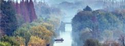 江蘇揚(yáng)州：瘦西湖景區(qū)冬霧繚繞